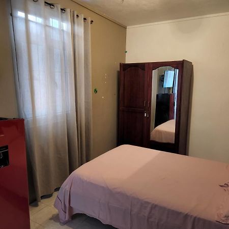 Backpackers Rental Room/Bathroom Only La Gaulette Εξωτερικό φωτογραφία